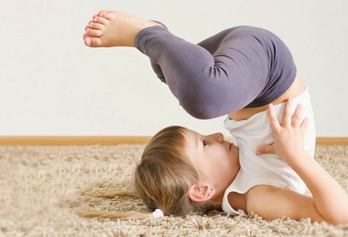 Δοκιμή στην Παιδική Yoga Με Κούνιες